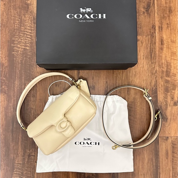 Coach Pillow Tabby 26 Cream - Picture 6 of 7